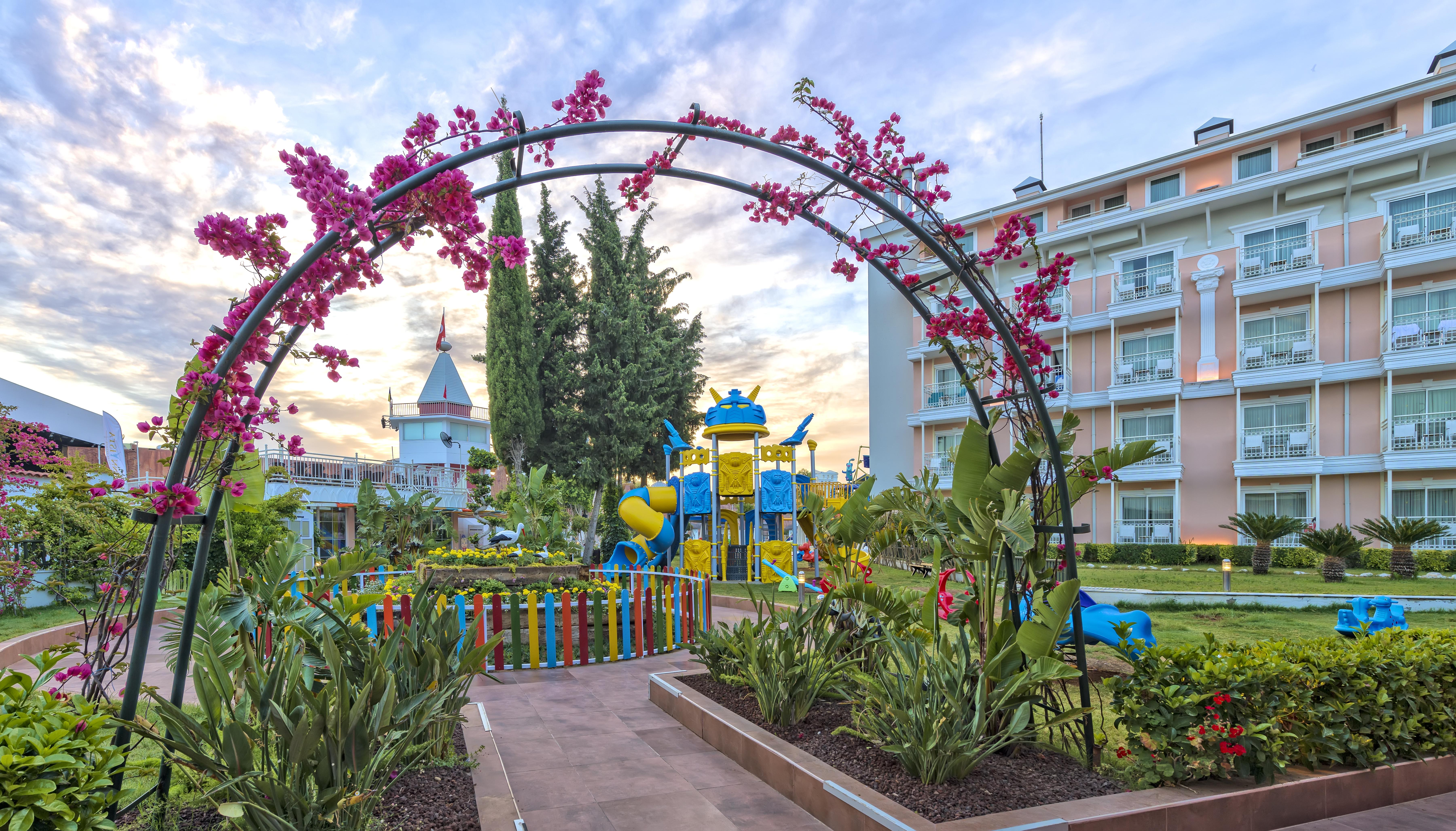 Innvista Hotels Belek Buitenkant foto The hotel's playground